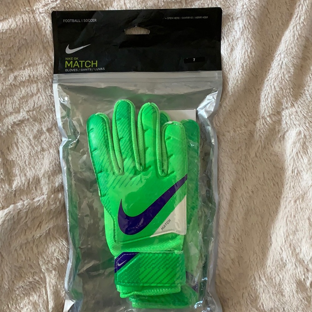 NEW NIKE GK Match Football/Soccer Gloves
